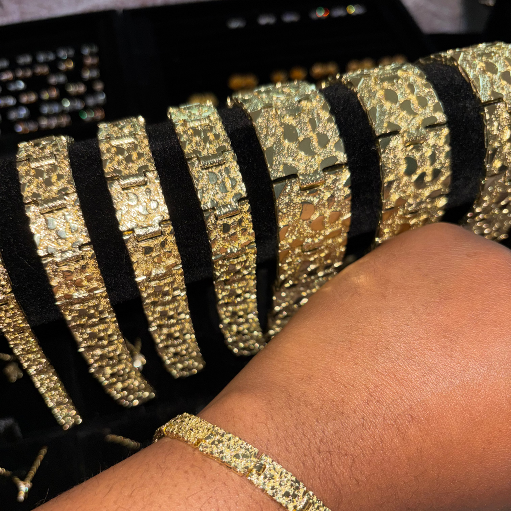 1pc Gold Empress Link Bracelet