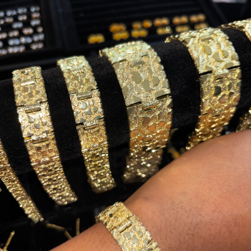 1pc Gold Empress Link Bracelet