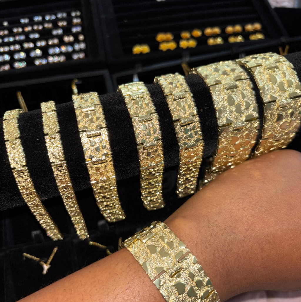1pc Gold Empress Link Bracelet